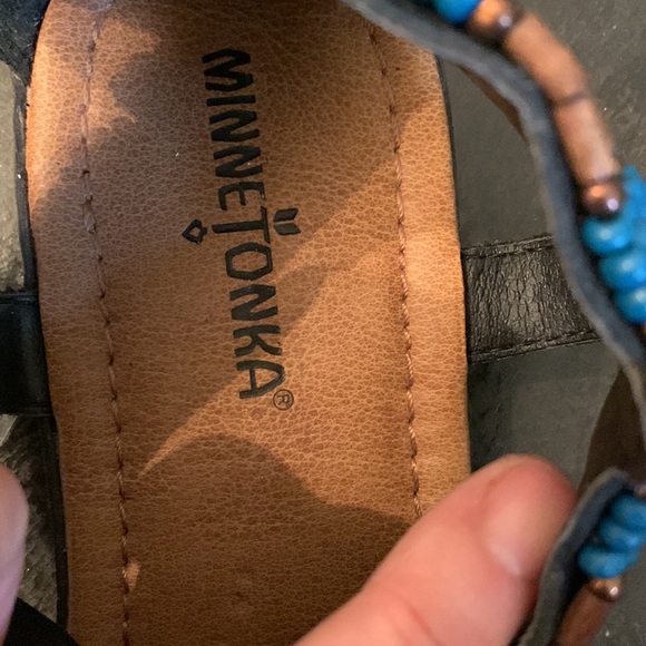 Minnetonka women’s thong beaded sandal - Picture 5 of 7